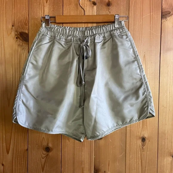 FEAR OF GOD ESSENTIALS Nylon Track Shorts in Silver - Picture 4 of 11